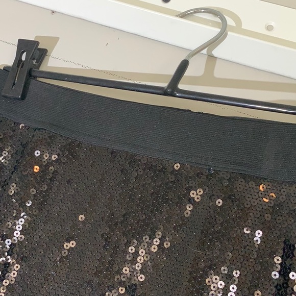 BCBCG Sequin Mini Skirt - Picture 4 of 6